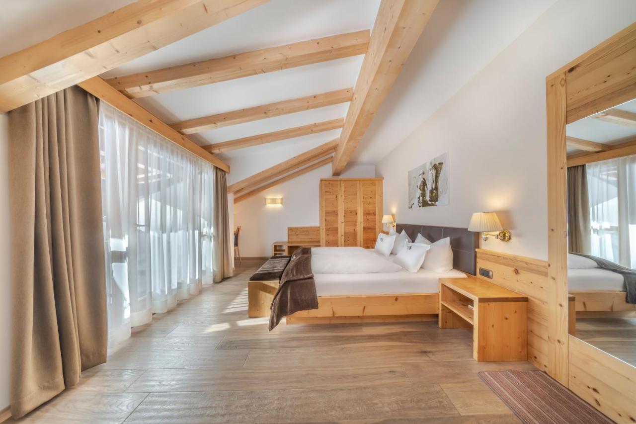 Hotel Chalet Dlaces Сельва-ди-Валь-Гардена Экстерьер фото
