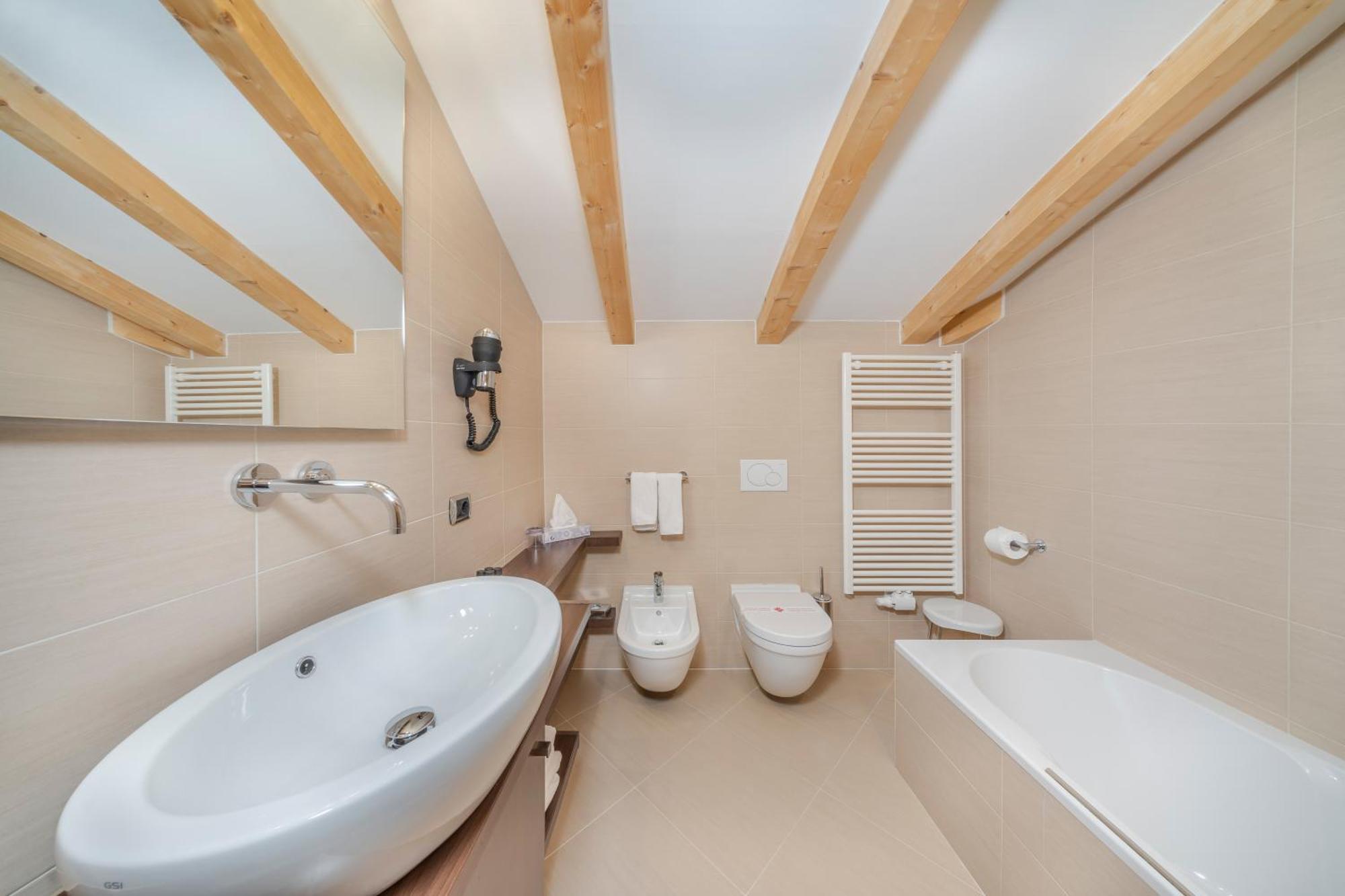 Hotel Chalet Dlaces Сельва-ди-Валь-Гардена Экстерьер фото